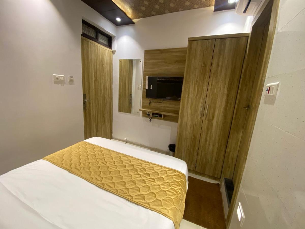 Hotel Bkc Crown - Near Trade Centre, Visa Consulate Mumbai Luaran gambar